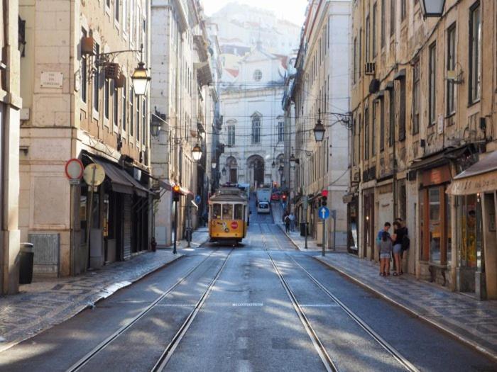 Quarto Com Varanda Na Rua Dos Douradores Lisboa Eksteriør bilde